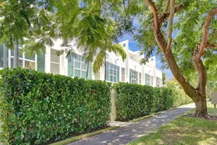 1703 NE 5th Ct, Fort Lauderdale, FL 33301 - Photo 2