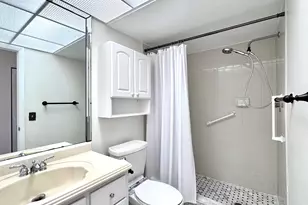 10207 Sunrise Lakes Blvd, Sunrise, FL 33322 - Photo 16
