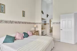 8049 Aberdeen Dr, Boynton Beach, FL 33472 - Photo 12
