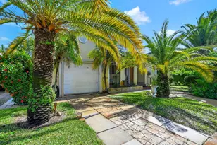 124 S Palmway, Lake Worth Beach, FL 33460 - Photo 2