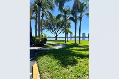 724 Executive Center Drive #36, West Palm Beach, FL 33401 - Photo 2