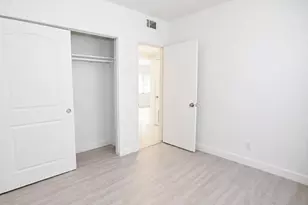 2401 NE 10th St, Pompano Beach, FL 33062 - Photo 20