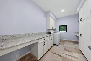 2561 Lucille Dr, Fort Lauderdale, FL 33316 - Photo 36