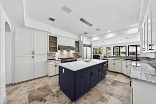 2561 Lucille Dr, Fort Lauderdale, FL 33316 - Photo 12