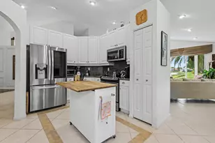 7021 Falls Rd E, Boynton Beach, FL 33437 - Photo 10