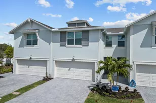 5622 SE Edgewater Cir, Stuart, FL 34997 - Photo 1