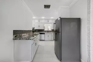 2317 NE 12th St, Fort Lauderdale, FL 33304 - Photo 10
