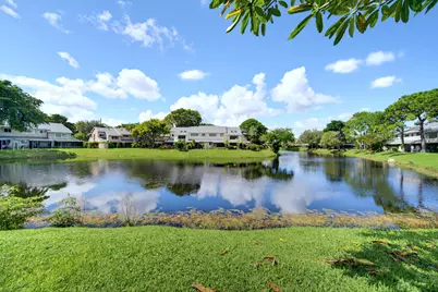 2276 Discovery Circle W #2276, Deerfield Beach, FL 33442 - Photo 2