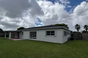 8306 NW 74th Terrace, Tamarac, FL 33321 - Photo 36
