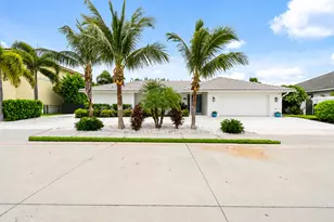 1091 Singer Dr, Singer Island, FL 33404 - Photo 2