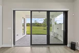 15860 Key Biscayne Ln, The Acreage, FL 33470 - Photo 10