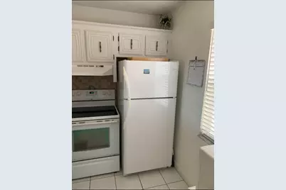 2801 Somerset Drive #302, Lauderdale Lakes, FL 33311 - Photo 2