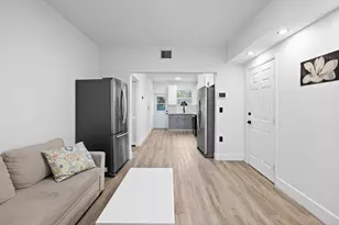 28 NE 165th St, Miami, FL 33162 - Photo 24