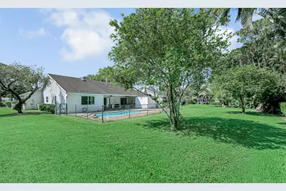 102 Sevilla Avenue, Royal Palm Beach, FL 33411 - Photo 52
