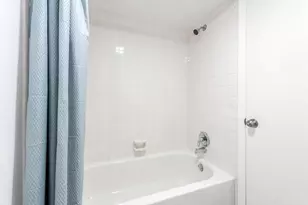 124 Lake Arbor Dr, Palm Springs, FL 33461 - Photo 20