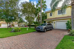 1035 Imperial Lake Rd, West Palm Beach, FL 33413 - Photo 2