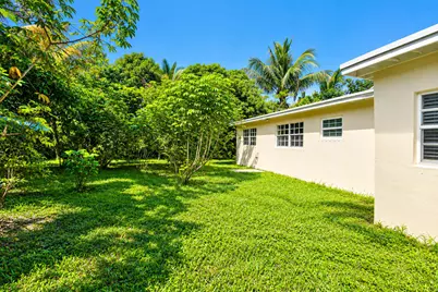 639 Madeline Court, West Palm Beach, FL 33413 - Photo 40