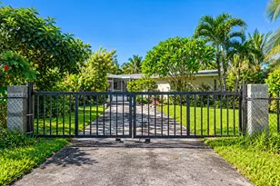 639 Madeline Ct, West Palm Beach, FL 33413 - Photo 2