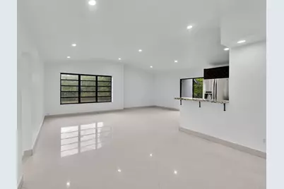 17551 NE 5th Avenue, North Miami Beach, FL 33162 - Photo 8