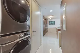 475 Brickell Ave, Miami, FL 33131 - Photo 26