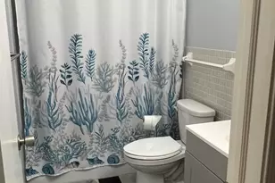 2271 NE 68th St, Fort Lauderdale, FL 33308 - Photo 8
