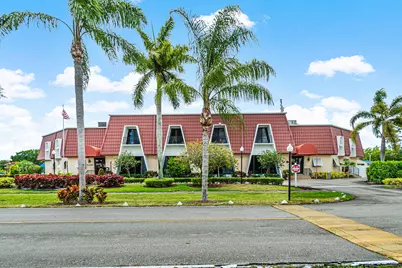 630 Marlboro Oval #B, Lake Worth, FL 33467 - Photo 2