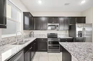 7730 NW Gladwell Ln, Port Saint Lucie, FL 34987 - Photo 6