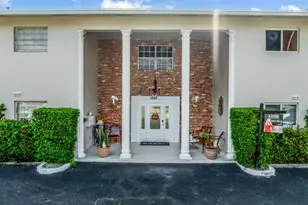 1040 Crystal Lake Dr, Pompano Beach, FL 33064 - Photo 26