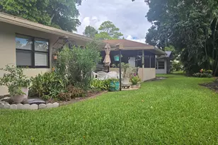 729 NW 23rd Ln, Delray Beach, FL 33445 - Photo 4