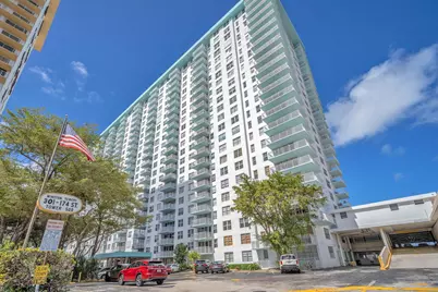 230 174th Street #Apt 417, Sunny Isles Beach, FL 33160 - Photo 2
