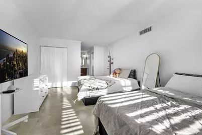 230 174th Street #Apt 417, Sunny Isles Beach, FL 33160 - Photo 18