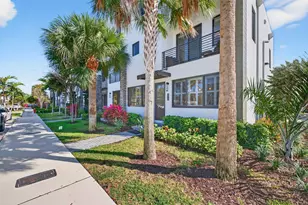 410 SE 12th Ct, Fort Lauderdale, FL 33316 - Photo 2