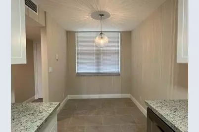 250 Jacaranda Drive #810, Plantation, FL 33324 - Photo 2