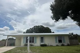 142 NE Bracken Rd, Port Saint Lucie, FL 34983 - Photo 2