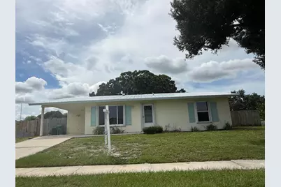 142 NE Bracken Road, Port Saint Lucie, FL 34983 - Photo 4