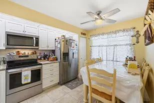 13055 SW 15th Ct, Pembroke Pines, FL 33027 - Photo 8