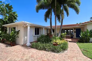 2208 NE 19th Ave, Wilton Manors, FL 33305 - Photo 2