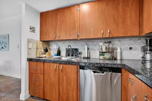 946 NE 24th Ave, Hallandale Beach, FL 33009 - Photo 24
