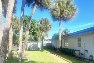 9326 Sunrise Dr, West Palm Beach, FL 33403 - Photo 6