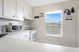 6091 NW 61st Ave, Tamarac, FL 33319 - Photo 6