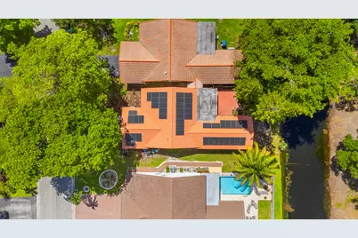 2872 NW 95th Avenue, Coral Springs, FL 33065 - Photo 2