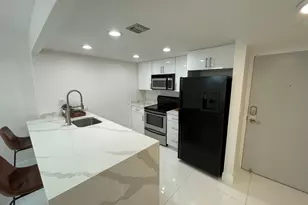 600 NE 36th St, Miami, FL 33137 - Photo 4