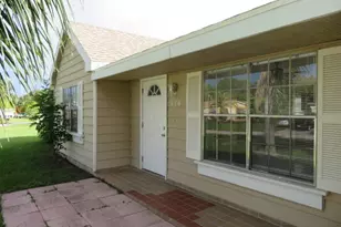 374 SW Eastport Cir, Port Saint Lucie, FL 34953 - Photo 2