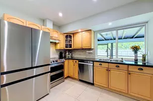 2621 NE 51st Ct, Lighthouse Point, FL 33064 - Photo 4