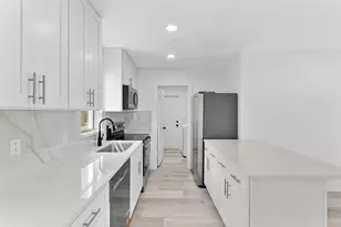 324 NW 3rd St, Deerfield Beach, FL 33441 - Photo 4