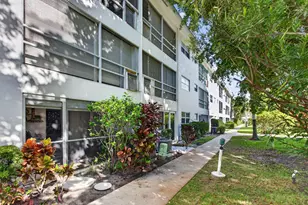 2050 NE 39th St, Lighthouse Point, FL 33064 - Photo 16
