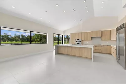 10941 Boca Woods Lane, Boca Raton, FL 33428 - Photo 12