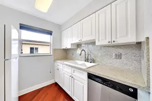 2701 Middle River Dr, Fort Lauderdale, FL 33306 - Photo 4
