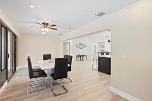 6880 Kingston Dr, Lake Worth, FL 33462 - Photo 12