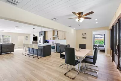 6880 Kingston Drive, Lake Worth, FL 33462 - Photo 10